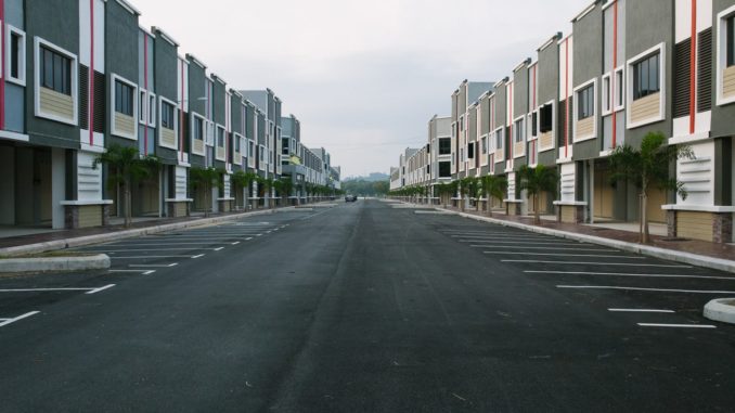 How and where to Trade UK Property Cycles with ETFs, CFDs and spread bets